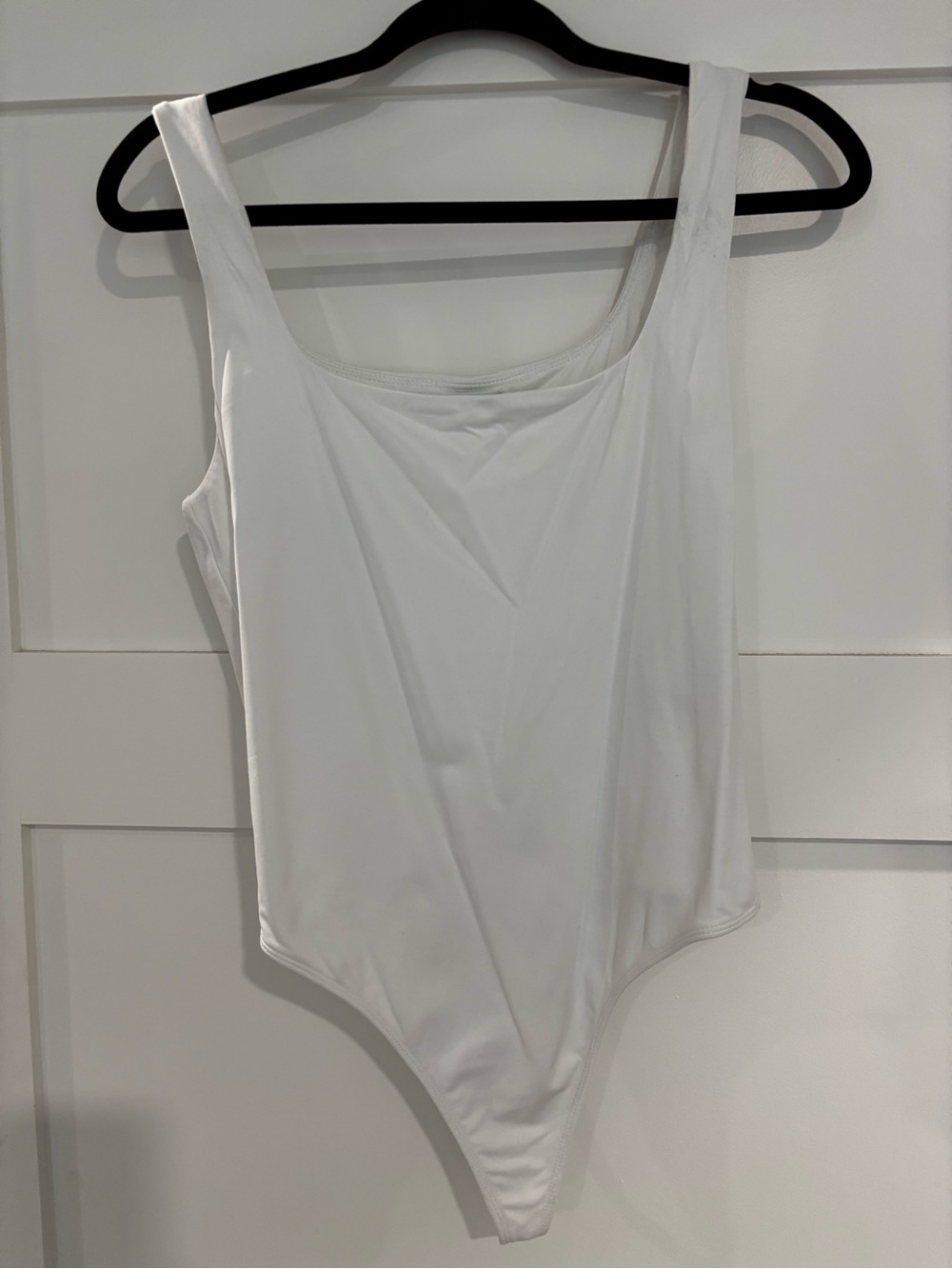 Babaton White Rounded Neck Tee - Picture 2 of 2